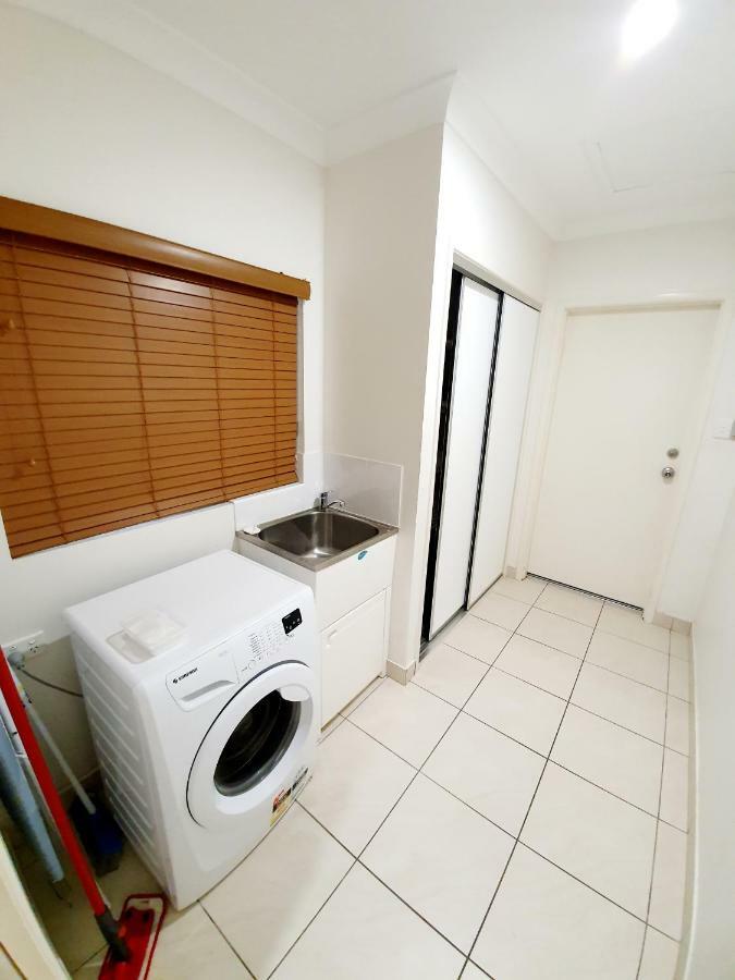 3 Bedroom Central Home Таунсвил Екстериор снимка