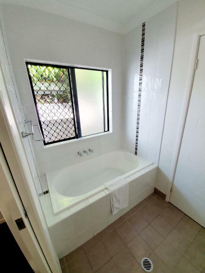 3 Bedroom Central Home Таунсвил Екстериор снимка